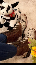 Load image into Gallery viewer, Botas Lacer - Unique Cowhide Pattern Leather Tooled Boots