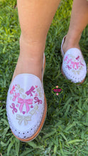Load image into Gallery viewer, Hearts Coquette- white Embroidered Regular flat  Huaraches
