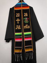 Load image into Gallery viewer, 2026 Dios Nunca me ha soltado- Gold finish Black Graduation Stole Sarape Sash Preoder