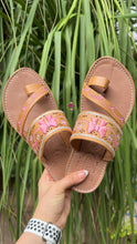 Load image into Gallery viewer, Coquette 3D Tan Toe Sandals