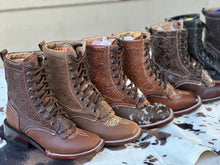 Cargar imagen en el visor de la galería, Botas Lacer - Tan Leather Laced Tooled Boots