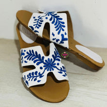 Load image into Gallery viewer, Viera - Navy Embroidered sandal