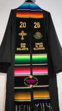 Cargar imagen en el visor de la galería, *2026* Dios por delante Black Graduation Stole Sarape Sash IN STOCK
