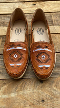 Load image into Gallery viewer, Tan Tribal - Embroidered Flats