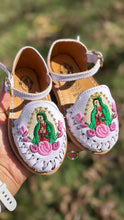 Cargar imagen en el visor de la galería, Virgen Sequin White - Mommy and me Buckle