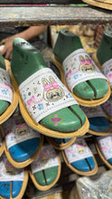Load image into Gallery viewer, Monstruo- Embroidered white sandal