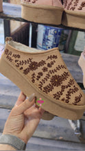 Load image into Gallery viewer, Canela Conchita - Warm Slippers
