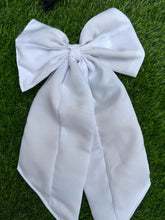 Load image into Gallery viewer, Moño - Embroidered Class of 25 Long Bow