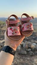 Load image into Gallery viewer, Fresita Pink Buckle