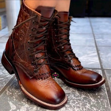 Cargar imagen en el visor de la galería, Botas Lacer - Shedron Leather Tooled Boots