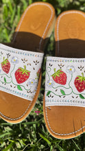 Load image into Gallery viewer, Fresa - Strawberry Daisy White Leather Sandals