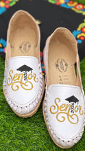 Cargar imagen en el visor de la galería, Senior 2026 - Gold and Black Leather Flats