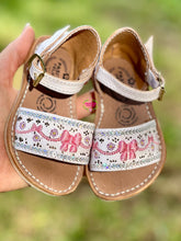 Cargar imagen en el visor de la galería, Coquette White Mexican Buckle Sandals