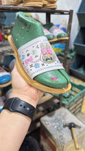 Load image into Gallery viewer, Monstruo- Embroidered white sandal