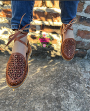 Load image into Gallery viewer, Ricitos Dorados- Tan Lace Up Sandals PREORDER