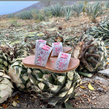 Cargar imagen en el visor de la galería, Coquette 3D Double Bow White Sandal