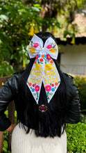 Load image into Gallery viewer, White Moño - Unique Embroidered Class of 2026 Bows IN STOCK