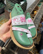 Cargar imagen en el visor de la galería, Coquette Mexican 3D White Toe Sandals