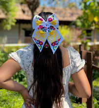 Load image into Gallery viewer, 2025 Moño - Embroidered Class of 25 Short Bow