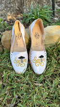 Cargar imagen en el visor de la galería, Senior 2026 - Gold and Black Leather Flats