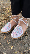 Load image into Gallery viewer, Sequin Natural Lace Up