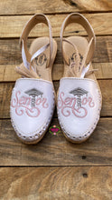 Cargar imagen en el visor de la galería, Pink Senior Gray- Lace up
