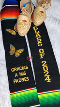 Cargar imagen en el visor de la galería, *2026* Monarcas Gracias a mis padres stole Sarape Sash - IN STOCK