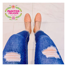 Cargar imagen en el visor de la galería, Mexico - Pink Tooled Leather Flats