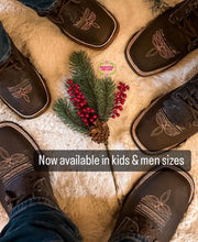 Load image into Gallery viewer, Botas Lacer - Chocolate Leather Tooled Boots