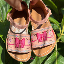 Cargar imagen en el visor de la galería, Coquette 3D- Pink Bow Buckle