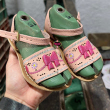 Cargar imagen en el visor de la galería, Coquette 3D- Pink Bow Buckle