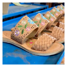 Cargar imagen en el visor de la galería, Evanya- Azul Crepe Leather Sandals