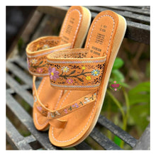Cargar imagen en el visor de la galería, Catalina - Tan Sandals