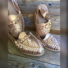 Cargar imagen en el visor de la galería, Rose Gold - Tassel