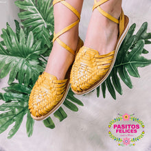 Load image into Gallery viewer, Black Platform Lace Up