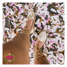 Cargar imagen en el visor de la galería, Light Tan - Flat Leather Lace Up Huaraches