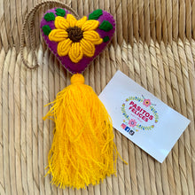 Load image into Gallery viewer, Sunflower hearts