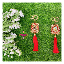 Load image into Gallery viewer, San Miguel Arcángel con Virgencita - Keychains