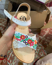 Cargar imagen en el visor de la galería, Yaritza Embroidered White Buckle
