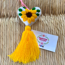 Load image into Gallery viewer, Sunflower hearts