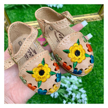 Cargar imagen en el visor de la galería, Flower - infant