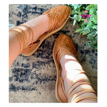 Cargar imagen en el visor de la galería, Light Tan - Flat Leather Lace Up Huaraches
