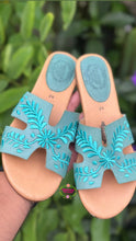 Cargar imagen en el visor de la galería, Viera - Turquoise Embroidered sandal PREORDER

