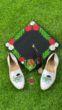 Cargar imagen en el visor de la galería, Senior 2026 - Black and Green Leather Flats
