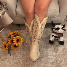 Cargar imagen en el visor de la galería, Yuli Hueso - Bone Leather Boots
