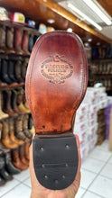 Cargar imagen en el visor de la galería, WIDE Botas Lacer - Chocolate Leather Tooled Wide Boots
