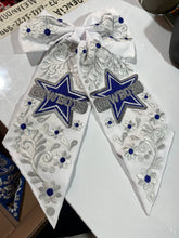 Load image into Gallery viewer, Cowboys Embroidered Bow - Moño Blanco
