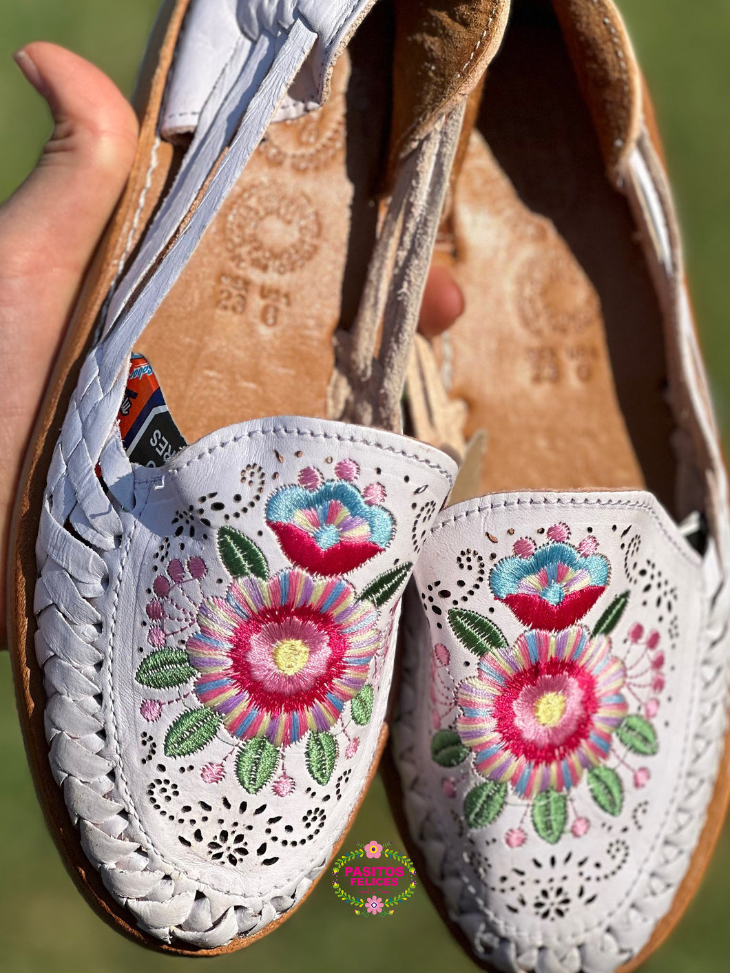 Berenice Embroidered Flats Huaraches