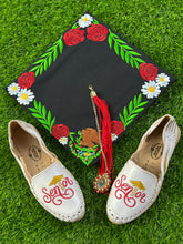 Cargar imagen en el visor de la galería, Senior 2026 - Gold and Red Leather Flats
