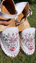 Load image into Gallery viewer, Nataly Mommy and Me - White Buckle Huaraches PREORDER
